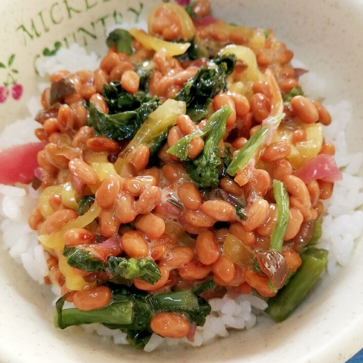 納豆の食べ方-わさび菜＆赤かぶたくあんしば漬け♪